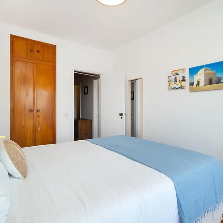 Spacious 3-bedroom In By Soulplaces