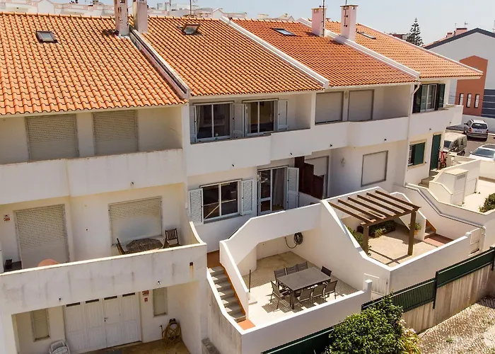 Spacious 3-bedroom In By Soulplaces 別荘